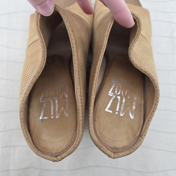 Miz Mooz Womens Leather Slide Wedge Sandals Kenzie Wheat Heels Shoes Size 38 - Picture 13 of 15